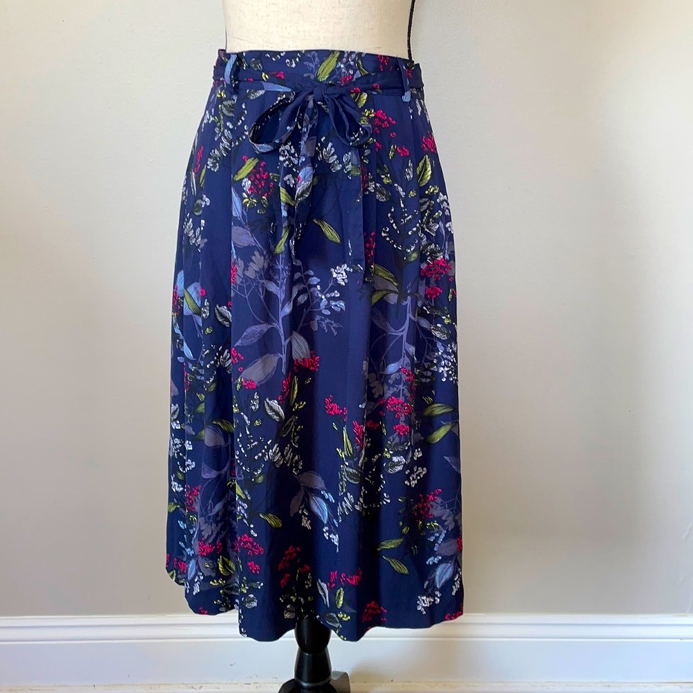 Banana Republic skirt midi nature theme